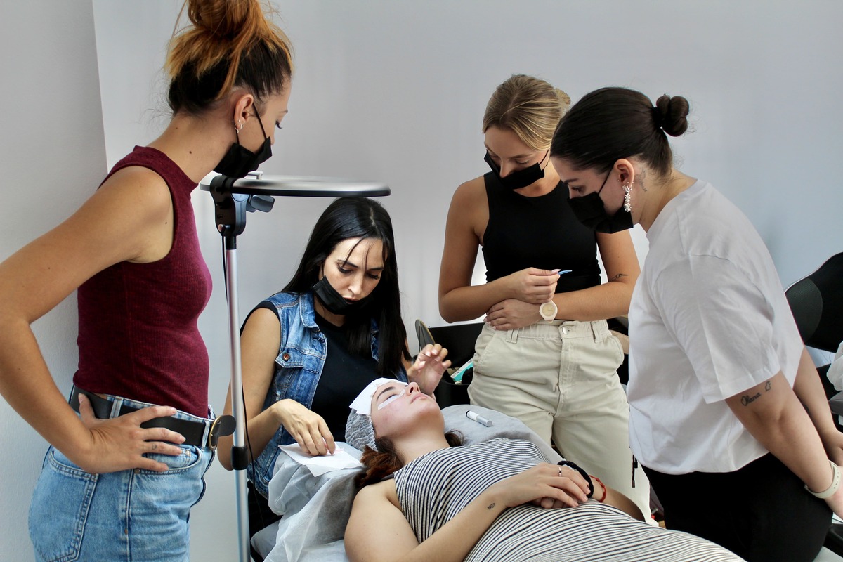 Cursos de Extensiones de Pestañas